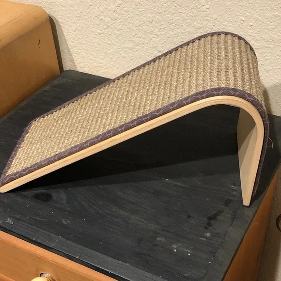 Natural Woven Cat Scratcher Ramp - Picture 1 of 9